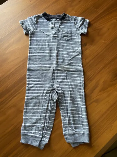 Macacão 24 meses da Carter?s! Calça e manga curta.