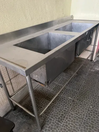 Móveis e Equipamentos Restaurante 