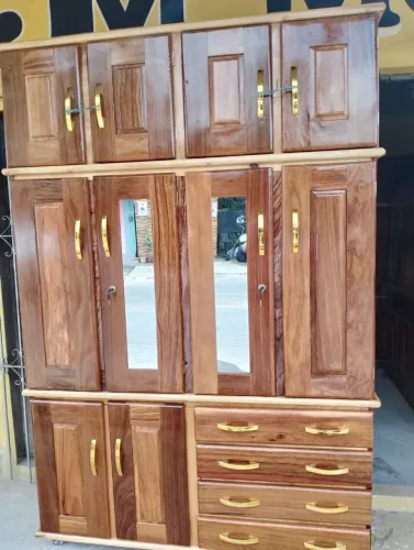 Guarda roupa de casal em madeira de lei 
