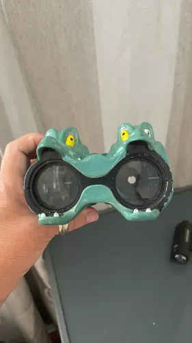 Binóculo do desenho pequena sereia