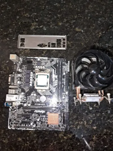 Kit Placa-mãe H110m DDR4, processador i3 7100 (acompanha cooler)