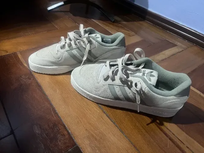 Tênis Adidas Rivalry Low