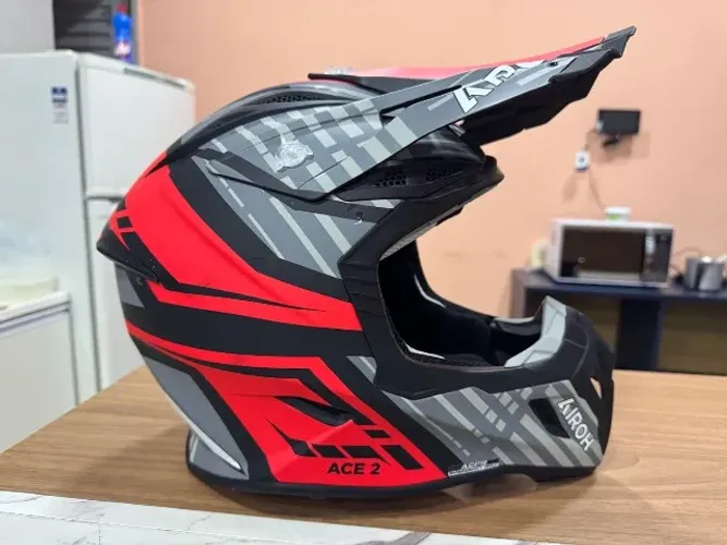 Capacete airoh ace2