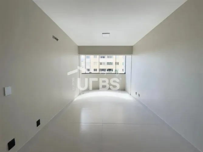 Apartamento de 2 quartos completamente reformado a 1 quarteirão da T-63