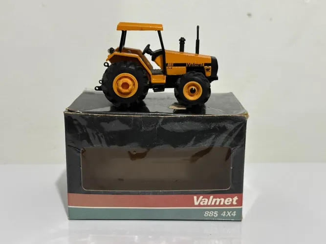 Raríssima Miniatura Arpra trator Valmet 885 1/50 