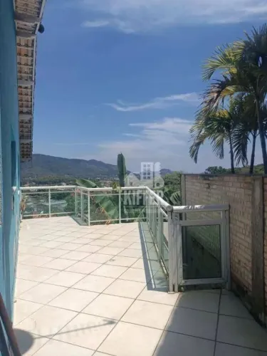 Casa com 4 dormitórios à venda, 510 m² por R$ 850.000,00 - Itaipu - Niterói/RJ