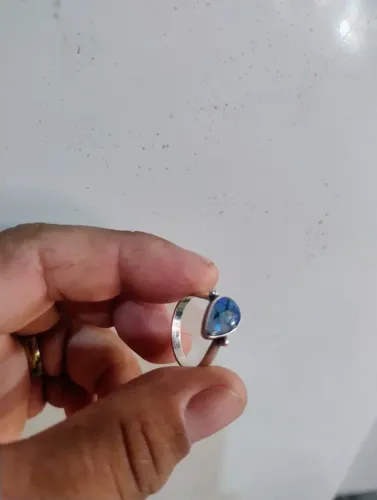 Vende se anel de prata