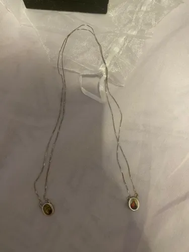 Escapulário em ouro branco 18k