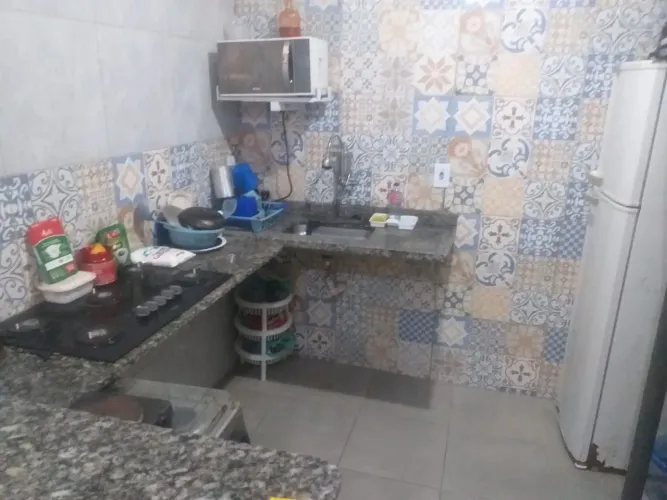 Quarto compartilhado todo mobiliado