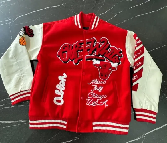Jaqueta Off-White x Chicago Bulls
