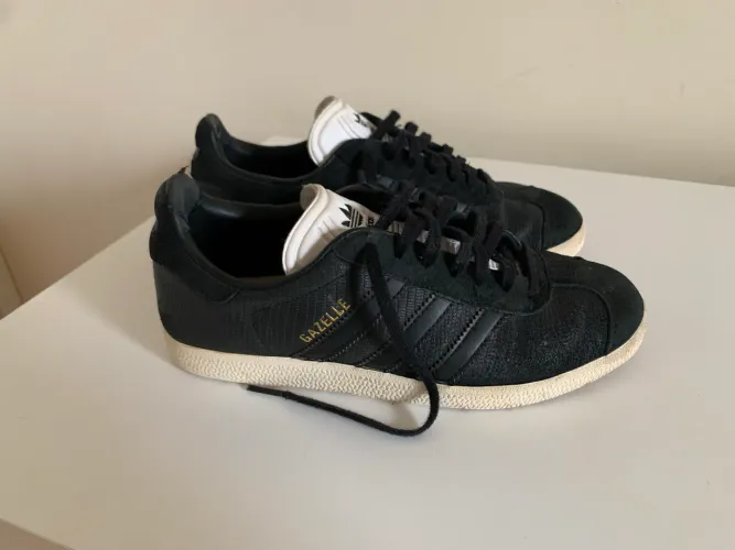 Tênis adidas gazelle couro preto