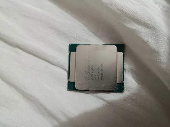 XEON 2640 V3 FUNCIONANDO PERFEITAMENTE.