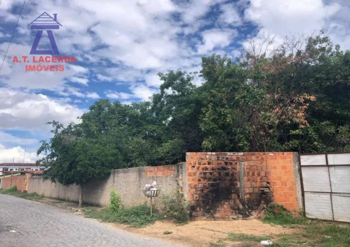 Terreno com 1.080 m² à Venda - Januária