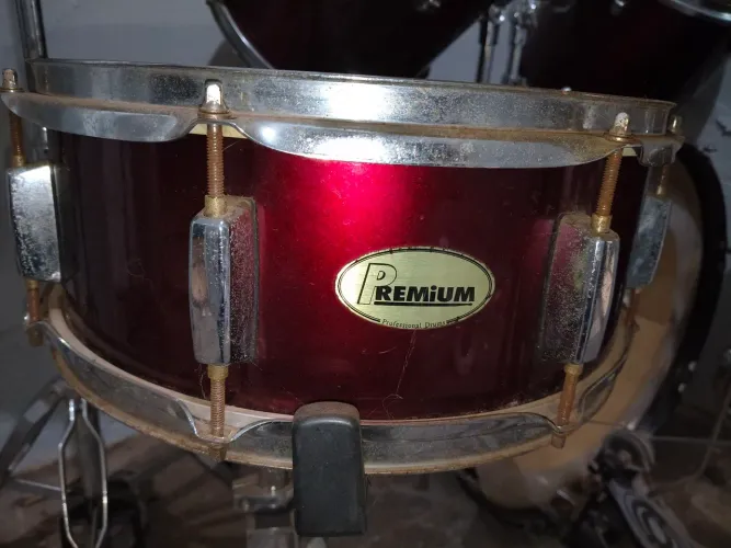 Bateria acústica Premium R$ 1.100,00