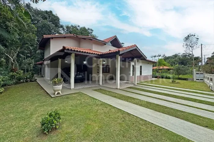 CASA à venda com 4 quartos em Peruíbe, no bairro Sao Marcos