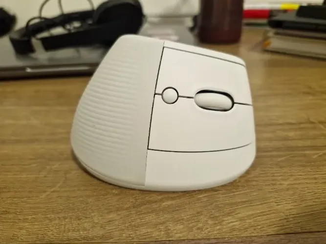 Mouse Sem Fio Logitech Lift Ergonômico Branco Destro