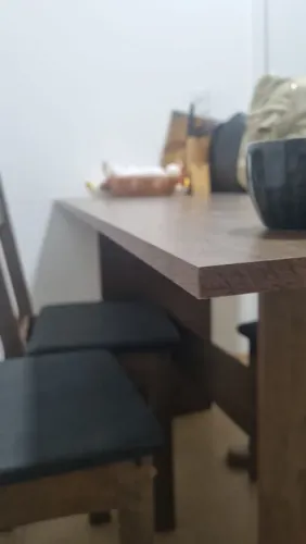 Mesa com 4 cadeiras
