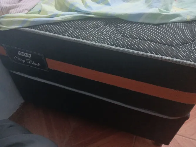 Cama Box gazin solteiro semi nova