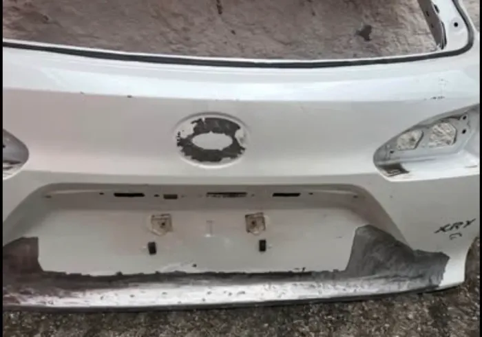 Tampa traseira Corolla Cross 2020 2021 2022 2023