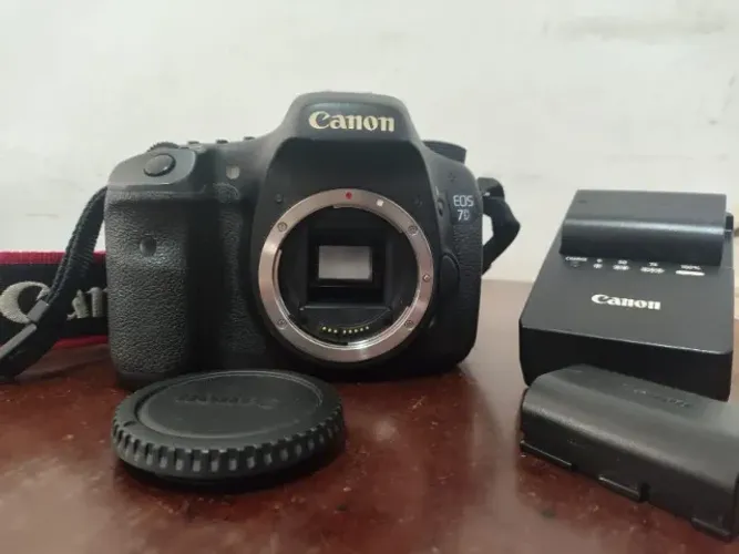 Canon EOS 7D Corpo DSLR Profissional