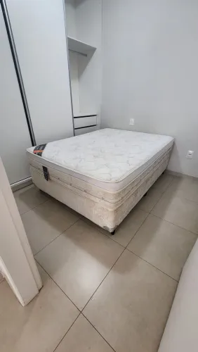 Cama de Casal + Box em estado de novo