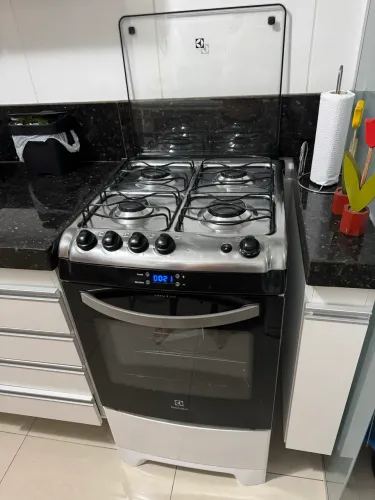 Fogão electrolux automatico 4 bocas