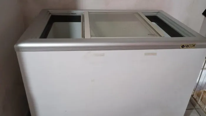 FREEZER FRICON HORIZONTAL COM PORTAS DE VIDRO DESLIZANTES