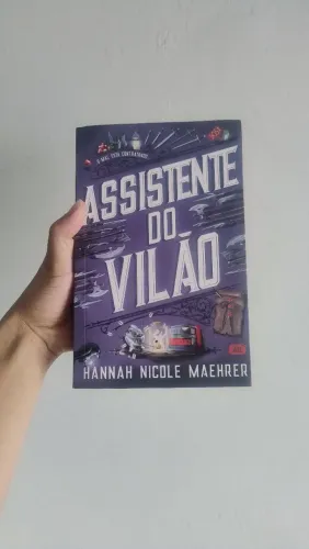Assistente do Vilão - Hannah Nicole Maehrer