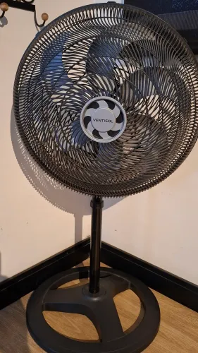 Ventilador novo de pé $120 pra sair rapido aceito todos os cartões