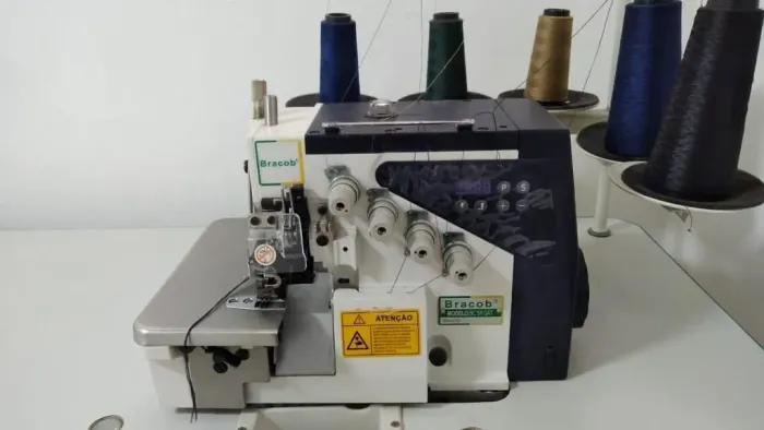 Máquina de costura industrial Interlock Bracob BC54-5AT 