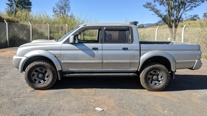 Mitsubishi L200 Sport HPE 2.5 4X4 CD DTI Dies. Mec. 2005