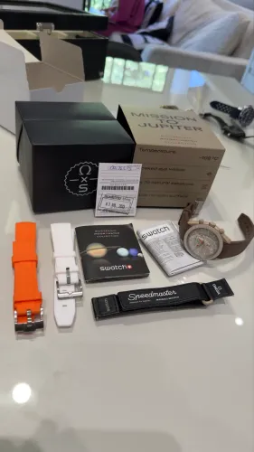 Relógio Omega Moonswatch Júpiter