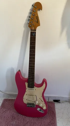 Vendo Guitarra Memphis