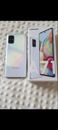SAMSUNG A71