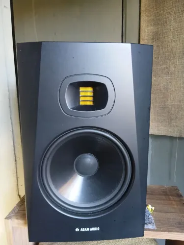 Vendo par de monitores Adam Audio T8v e interface Antelope zen go synergy core!