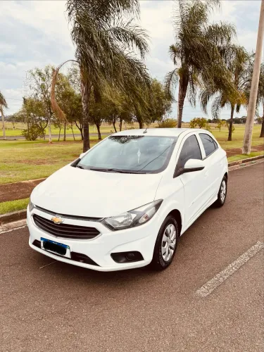 Chevrolet Onix Hatch LT 1.0 8V Flex Mec. 4P 2017