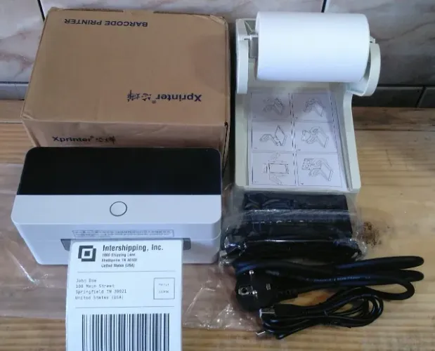 Impressora térmica para Etiquetas Adesivas + 1 Rolo com 200 etiquetas - Produto novo