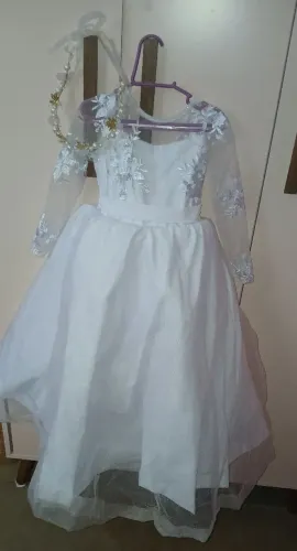 Vestido daminha casamento + tiara