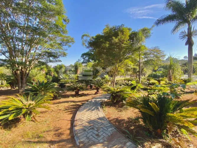 Terreno à Venda no Condomínio Residencial Jardins em Carmo do Cajuru MG.
