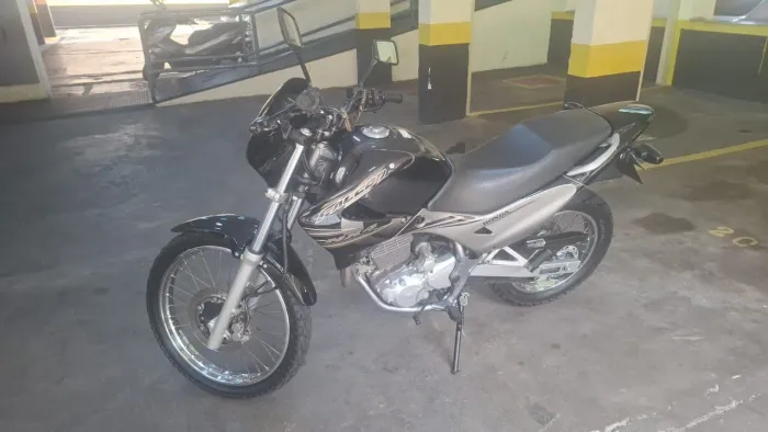 Moto em excelente estado.