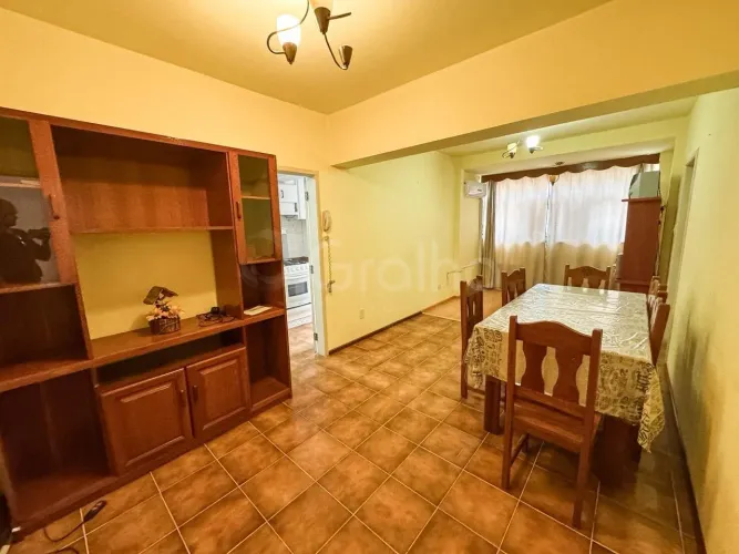 Apartamento de 72m² com 2 quartos sendo 1 suíte no Centro