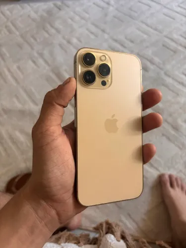 iPhone 13 Pro Max 256 gold , completo funcionando tudo , bateria 100% .