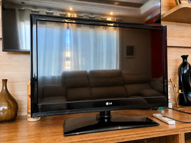 TV LG 32 polegadas, impecável funcionando