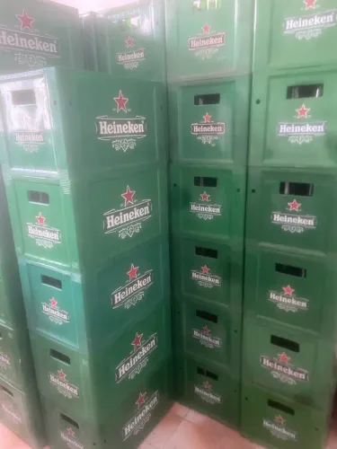 Engradado de cerveja Heineken 600ml com garrafa