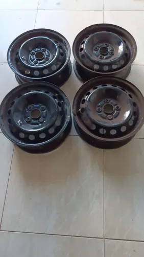 Vendo roda de ferro aro 14 original do Etios