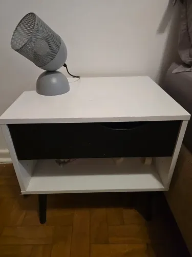 Mesa de Cabeceira / Mesa Lateral com Gaveta Preto e Branco