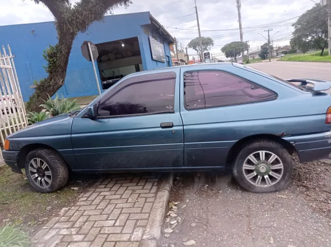 Ford Escort L 1.8i / 1.8 1993