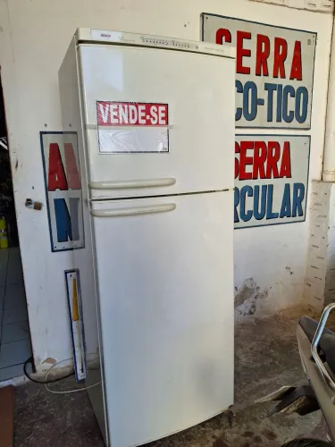 Vendo Geladeira 