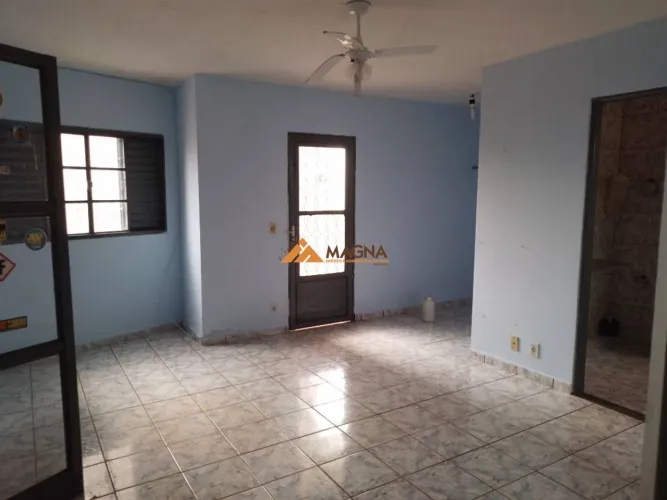Sobrado Comercial com 3 quartos sendo 1 suíte para alugar, 197 m² por R$ 2.660/mês - Jardi