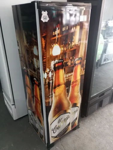 NZ. Cervejeira semi nova 300 litros até -6 graus  